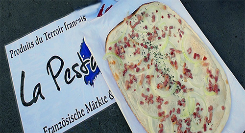 Flammkuchen Spezialitäten auf den Französischen Märkten von La Pestaque